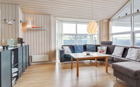 Anett - 400M from the Sea: Meubles, Design Intérieur, Bois, Sol, Plafond, Salon, Canapé, Sol, Pièce, Domicile
