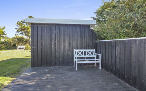 Birgid - 900M from the Sea: Piscine, Mobilier De Jardin, Meubles, Recours, Dalle, Eco Hôtel, Ombre, Chaise, Loisir, Biens