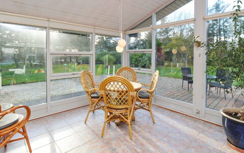 Antonella - 850M from the Sea: Maison, Domicile, Porte, Toit, Chalet, Biens, Jardin, Ombre, Siding, Cour