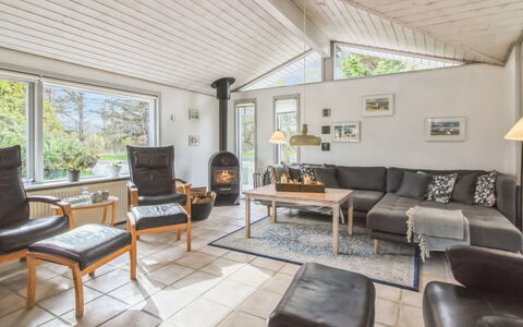 Antonella - 850M from the Sea: Maison, Domicile, Porte, Toit, Chalet, Biens, Jardin, Ombre, Siding, Cour
