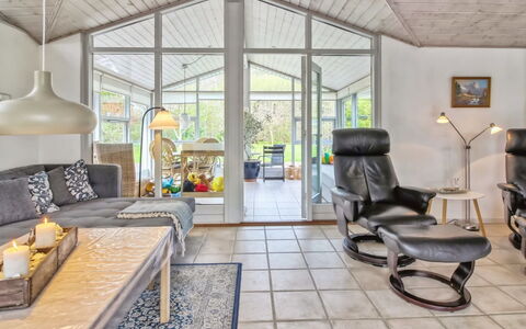 Antonella - 850M from the Sea: Maison, Domicile, Porte, Toit, Chalet, Biens, Jardin, Ombre, Siding, Cour