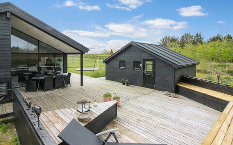 Aldina - 1.5Km from the Sea: Toit, Maison, Domicile, Chalet, Siding, Biens, Allée, Batiments Jardin, Cour, Cabanon