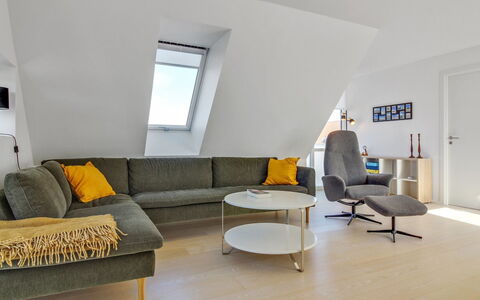 Kimon - 600M from the Sea: Architecture, Toit, Domicile, Composite, Daylighting, Siding, Allée