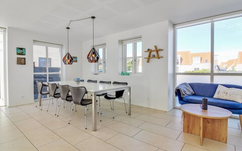 Kimon - 600M from the Sea: Architecture, Toit, Domicile, Composite, Daylighting, Siding, Allée