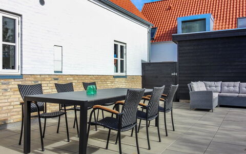 Kimon - 600M from the Sea: Architecture, Toit, Domicile, Composite, Daylighting, Siding, Allée