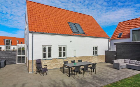 Kimon - 600M from the Sea: Architecture, Toit, Domicile, Composite, Daylighting, Siding, Allée