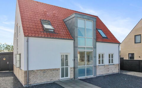 Kimon - 600M from the Sea: Architecture, Toit, Domicile, Composite, Daylighting, Siding, Allée