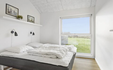 Kirsi - 1.6Km from the Sea: Mur, Chambre, Plafond, Design Intérieur, Lit, Sol, Sol, Drap De Lit, Literie, Appartement