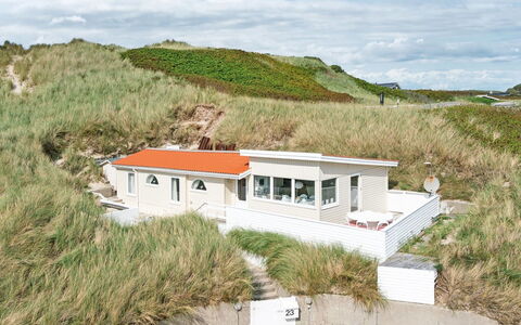 Franja - 100M from the Sea: Bois, Maison, Chalet, Domicile, Toit, Zone Rurale, Siding, Cabane En Rondins, Batiments Jardin, Dur