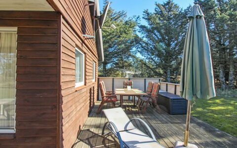Lis - 300M from the Sea: Bois, Sol, Design Intérieur, Sol, Meubles, Parquet, Pièce, Plafond, Tache De Bois, Dur