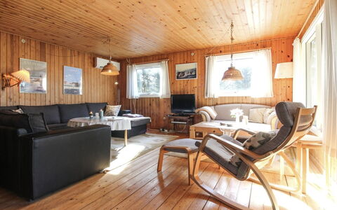 Lis - 300M from the Sea: Meubles, Design Intérieur, Bois, Plafond, Sol, Domicile, Sol, Maison, Canapé, Salon