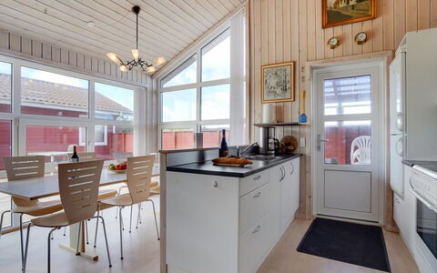 Karlsson - 500M from the Sea: Bois, Plafond, Cuisine, Design Intérieur, Sol, Meubles, Comptoir, Sol, Domicile, Cabinetry