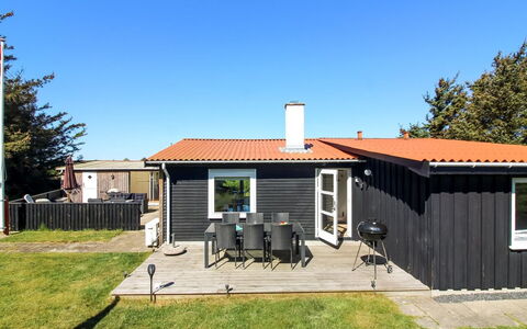 Daren - 600M from the Sea: 