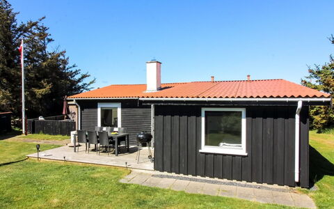 Daren - 600M from the Sea: 