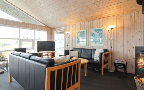 Kaija - 300M from the Sea: Bois, Plafond, Domicile, Meubles, Design Intérieur, Chalet, Salon, Dur, Canapé
