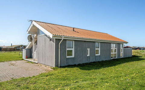 Thorbiorn - 350M from the Sea: Bois, Tache De Bois, Planche, Dur, Chalet, Plate-Forme, Siding, Ombre, Parquet, Batiments Jardin