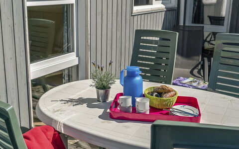 Thorbiorn - 350M from the Sea: Maison, Domicile, Toit, Zone Résidentielle, Chalet, Biens, Ferme, Pelouse, Aménagement Paysager, Siding