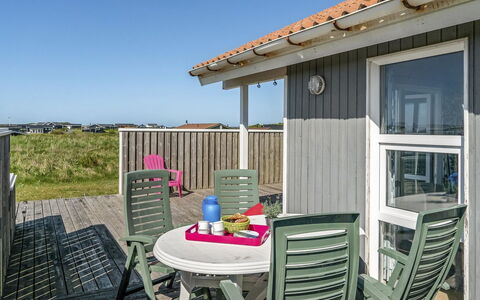 Thorbiorn - 350M from the Sea: Maison, Domicile, Toit, Zone Résidentielle, Chalet, Biens, Ferme, Pelouse, Aménagement Paysager, Siding