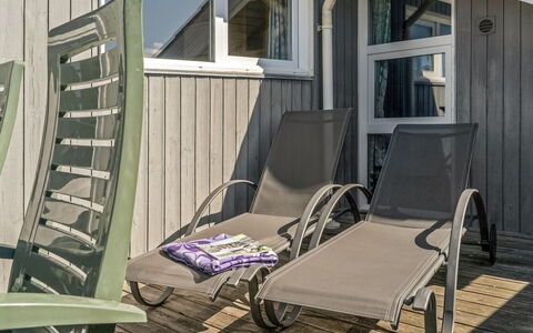 Thorbiorn - 350M from the Sea: Maison, Domicile, Toit, Zone Résidentielle, Chalet, Biens, Ferme, Pelouse, Aménagement Paysager, Siding