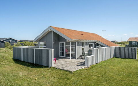 Thorbiorn - 350M from the Sea: Maison, Domicile, Toit, Zone Résidentielle, Chalet, Biens, Ferme, Pelouse, Aménagement Paysager, Siding