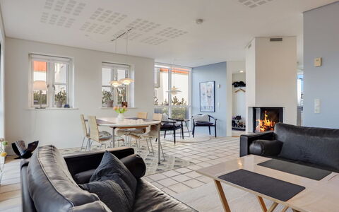 Thythulf - 550M from the Sea: Meubles, Design Intérieur, Sol, Sol, Mur, Plafond, Bois, Canapé, Chaise, Salon