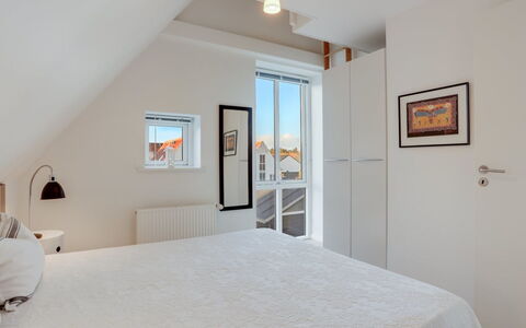 Thythulf - 550M from the Sea: Design Intérieur, Sol, Mur, Sol, Bois, Plafond, Meubles, Chambre, Lit, Pièce