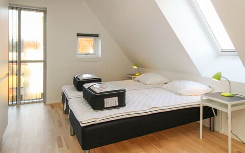 Halldis - 600M from the Sea: Lit, Meubles, Design Intérieur, Chambre, Sol, Sol, Bois, Literie, Drap De Lit, Pièce