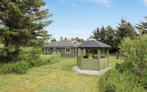 Ele - 900M from the Sea: Bois, Sol, Design Intérieur, Sol, Meubles, Parquet, Pièce, Plafond, Tache De Bois, Dur
