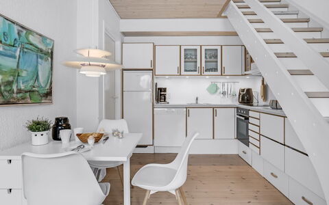 Radica - 50M from the Sea: Design Intérieur, Sol, Meubles, Cuisine, Bois, Plafond, Sol, Luminaire, Parquet, Éclairage