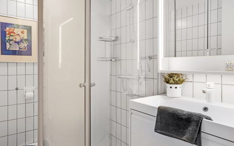 Radica - 50M from the Sea: Design Intérieur, Salle De Bains, Luminaire Plomberie, Sol, Sol, Lavabo, Armoire De Toilette, Évier, Plomberie, Plafond