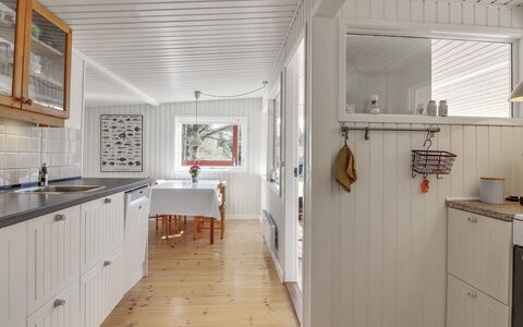 Greet - 700M from the Sea: Toit, Maison, Domicile, Chalet, Siding, Biens, Allée, Batiments Jardin, Cour, Cabanon