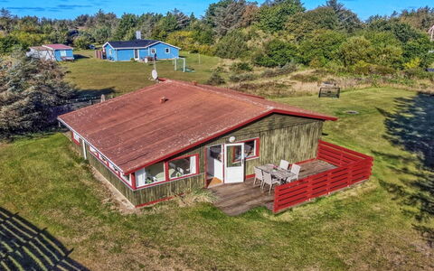 Greet - 700M from the Sea: Toit, Maison, Domicile, Chalet, Siding, Biens, Allée, Batiments Jardin, Cour, Cabanon