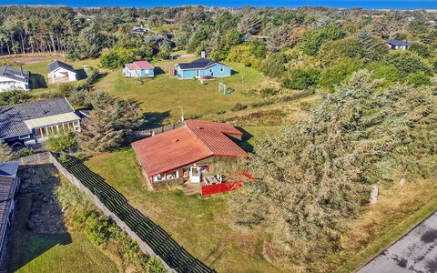 Greet - 700M from the Sea: Toit, Maison, Domicile, Chalet, Siding, Biens, Allée, Batiments Jardin, Cour, Cabanon