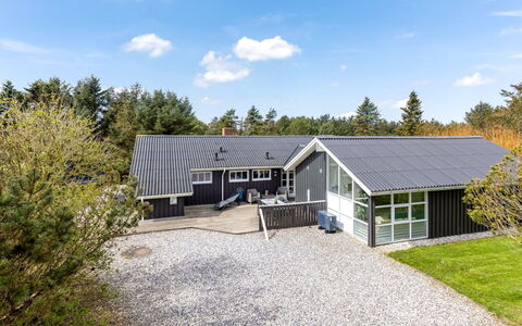 Lempi - 300M from the Sea: Bois, Sol, Design Intérieur, Sol, Meubles, Parquet, Pièce, Plafond, Tache De Bois, Dur