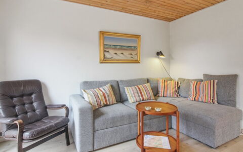 Armi - 75M from the Sea: Chalet, Jardin, Siding, Batiments Jardin, Ombre, Cour, Arrière-Cour, Pelouse, Ferme, Aménagement Paysager