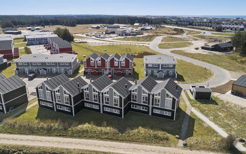 Chris - 750M from the Sea: Bleu, Chalet, Maison, Domicile, Ferme, Biens, Siding
