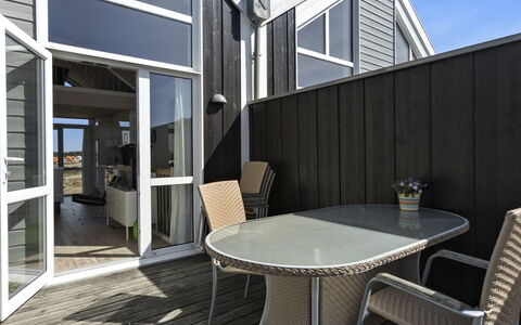 Chris - 750M from the Sea: Bleu, Chalet, Maison, Domicile, Ferme, Biens, Siding