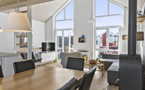 Chris - 750M from the Sea: Bleu, Chalet, Maison, Domicile, Ferme, Biens, Siding
