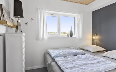 Chris - 750M from the Sea: Bleu, Chalet, Maison, Domicile, Ferme, Biens, Siding