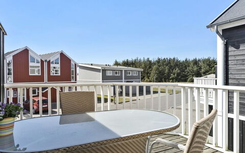 Chris - 750M from the Sea: Bleu, Chalet, Maison, Domicile, Ferme, Biens, Siding