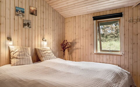 Brunetta - 800M from the Sea: Design Intérieur, Chambre, Sol, Lit, Bois, Sol, Plafond, Drap De Lit, Meubles, Literie