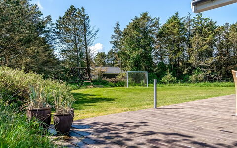 Brunetta - 800M from the Sea: Vert, Arbuste, Jardin, Lot Terre, Couverture De Sol, Ombre, Pelouse, Aménagement Paysager, Cour, Passerelle