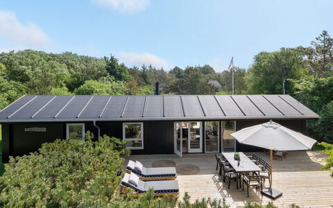 Skogh - 600M from the Sea: 