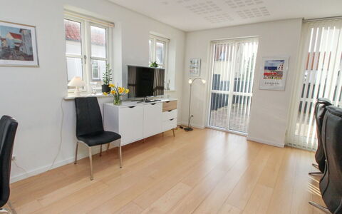 Gisken - 600M from the Sea: Toit, Maison, Zone Résidentielle, Domicile, Biens, Chalet, Conception