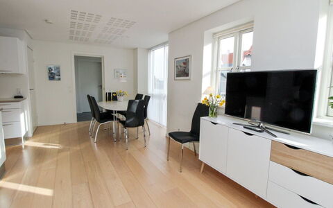 Gisken - 600M from the Sea: Toit, Maison, Zone Résidentielle, Domicile, Biens, Chalet, Conception