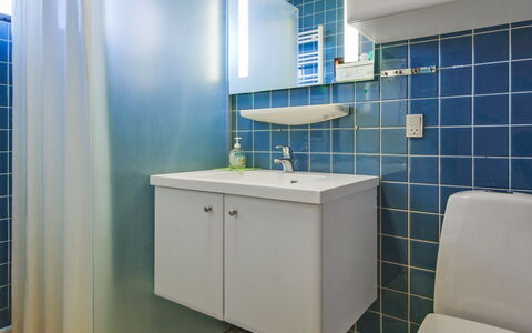 Ehmi - 500M from the Sea: Lavabo, Luminaire Plomberie, Salle De Bains, Mur, Évier, Sol, Design Intérieur, Robinet, Sol, Plomberie