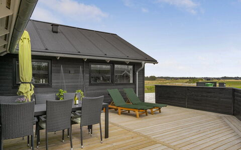 Ina - 1.2Km from the Sea: Bois, Toit, Domicile, Architecture, Siding, Maison, Chalet, Planche, Porte, Dur