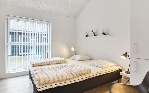 Edgar - 1.5Km from the Sea: Design Intérieur, Mur, Plafond, Bois, Chambre, Sol, Sol, Lit, Pièce, Meubles