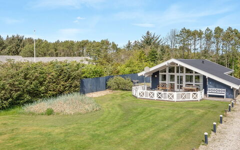 Sonke - 500M from the Sea