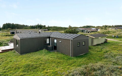 Marino - 480M from the Sea: Bois, Chalet, Dur, Planche, Tache De Bois, Batiments Jardin, Conception, Cour, Cabane En Rondins, Arrière-Cour